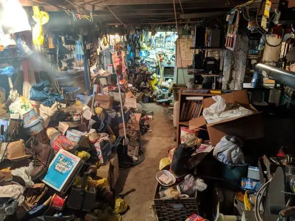 I BUY ESTATES CLEANOUTS HOARDS OLD STUFF - SINGLE PIECES HONEST CASH