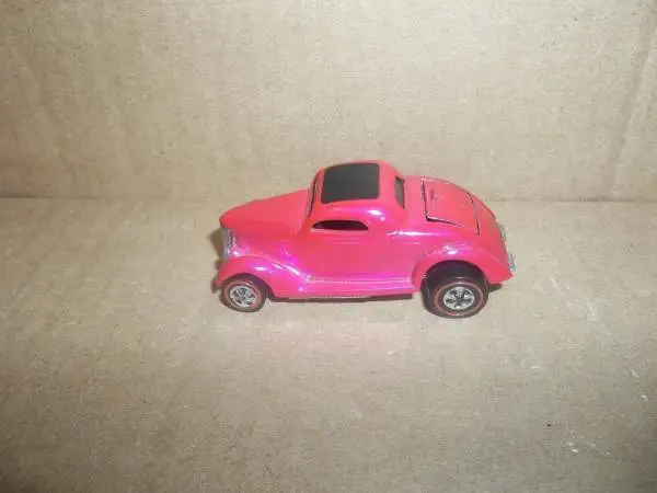 WANTED IM BUYING OLD TOYS FROM AROUND 1980 AND OLDER LIKE HOT WHEELS