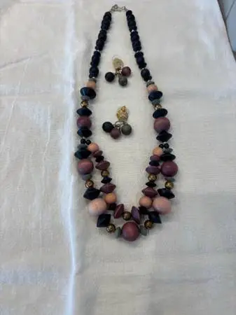 Beaded Necklace w Matching Pierced Earrings