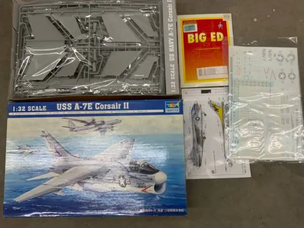 Airplane model kits
