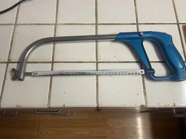 Heavy duty 10-inch hacksaw