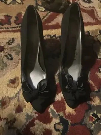 Vintage Life Stride Fabric and Satin Bow Pumps