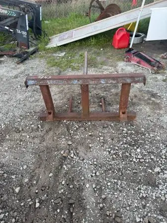 Skid steer hay spare/hay fork