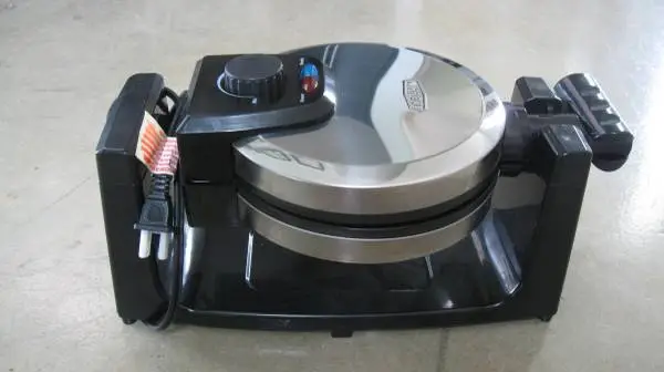 Sensio Bella Rotating Non-Stick Easy One Flip Belgian Waffle Maker