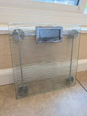 HoMedics Digital Body Glass Scale Stylish Pound / Kilogram Switch Aut