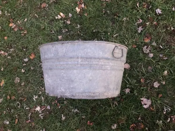 Vintage Large Galvanized Wash Tub Basin Primitive Farmhouse Decor #2