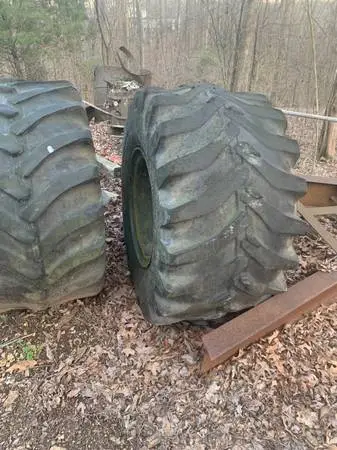 FLOATER TIRES AND WHEELS 48X 25.00 X 20  12 PLY
