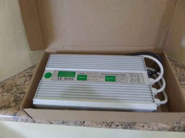NEW LED Driver Power Supply AC 110-260V to DC 12V 200W IP67 Waterproof
