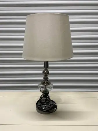 Beautiful High Quality Single-Bulb Lamp