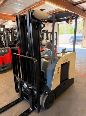2018 Crown RC5530-30 Forklift