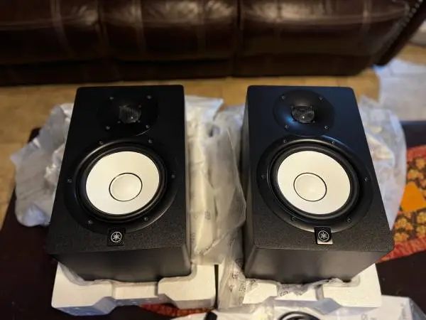 Yamaha HS7 powered monitors