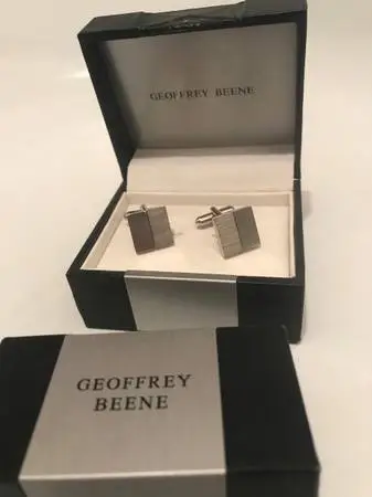 GEOFFREY BEENE  Cuff Links and Tie clip