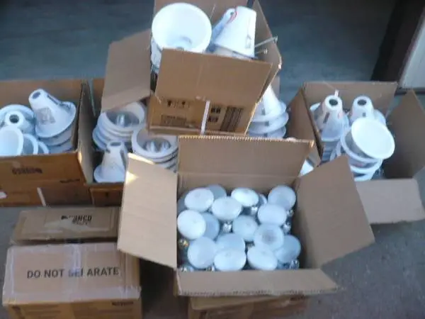 Can light cones and blubs (95 of each) for all