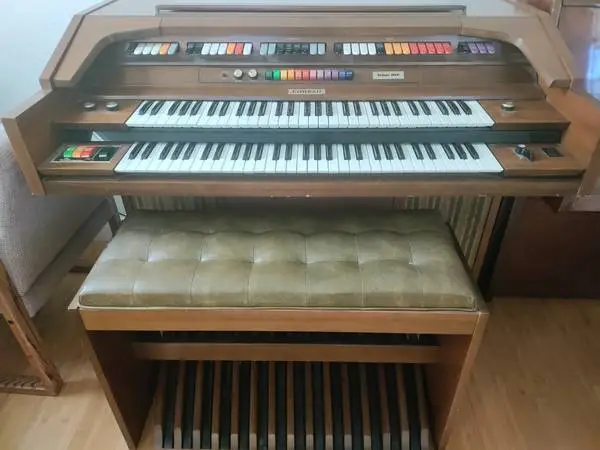 Kimball Swinger 1600 organ for sale