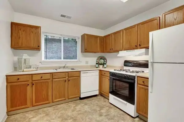 Every days a staycation in our charming 3 BR homes!