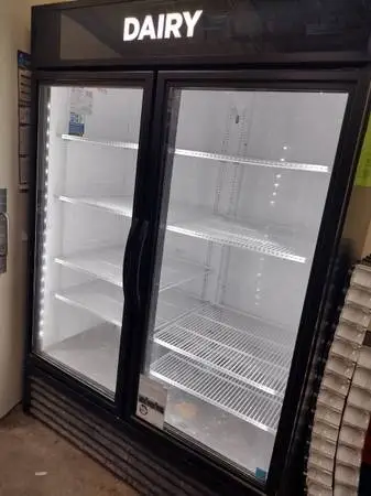2 door cooler -Restaurant Equipment- True 2 door cooler
