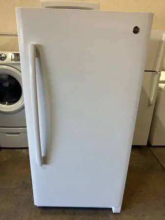 Medium size freezer can deliver