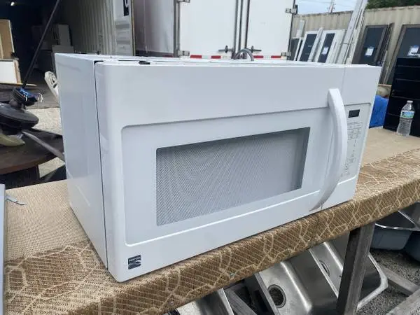 White Kenmore Microwave Oven Model #721.85032010 Used Good Cond