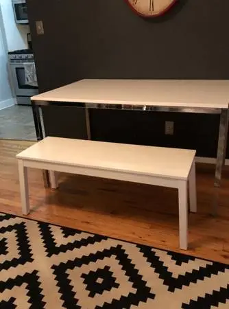 WHITE MODERN BENCH OR COFFEE TABLE