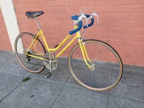 1972 Schwinn Varsity. 10-speed Road Bike, 51cm