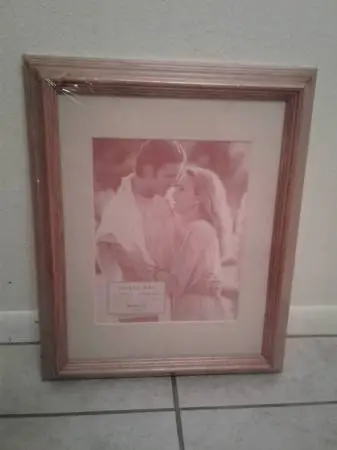 New Wooden Pinnacle Photo Frame
