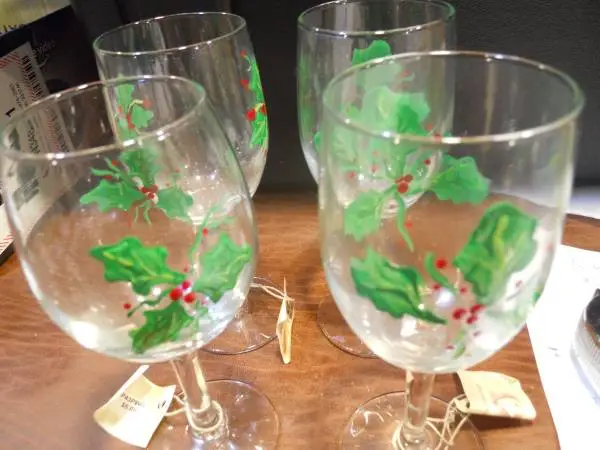 wine glasses custom birthday /  Christmas/Halloween other occasions
