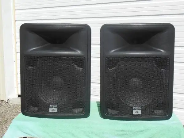 Peavey Impulse 1015 Sound Reinforcement Speakers