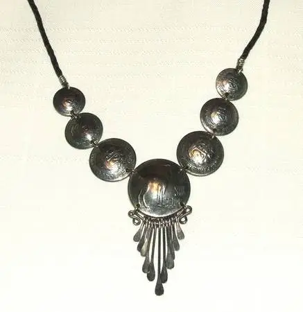 Vicuna Lama Peruvian Un Sol De Oro Domed Coin Necklace 1970s