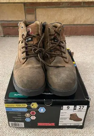 Mens Size 9 Steel Toe Workboots