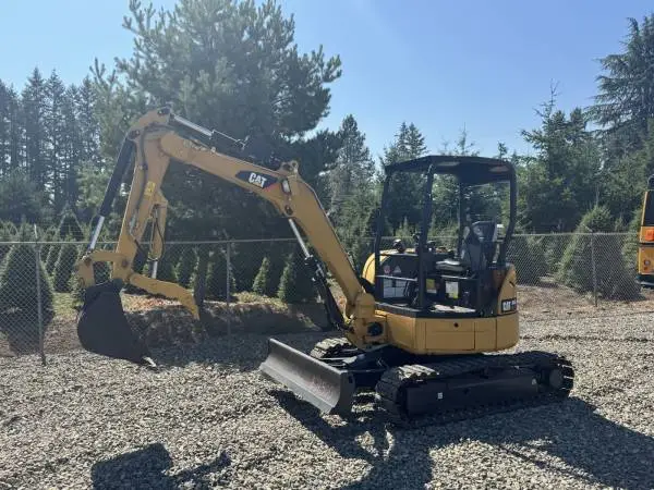 CAT 303 Excavator - 7K LB - Hydraulic Thumb - low hrs 303.5