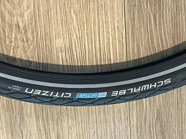 SCHWALBE ACTIVE CITIZEN BIKE TIRE 700 x40 , NOS