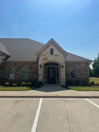 Salon suites for rent in White Settlement, TX