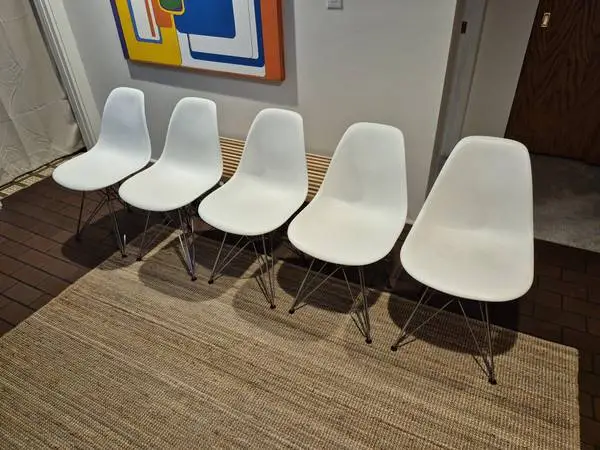 Eames MCM dining chairs (5)