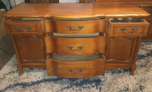 Beautiful Vintage French Provincial Hardwood Buffet In Exc. Cond!