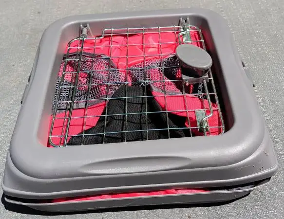 Collaspible Pet Carrier In Perfect Shape Easy To Find (Red) Very Nice