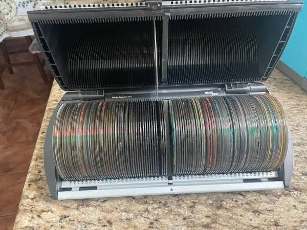 * 100 DVD Movies Collection In 100 Disc Select Changer  Only $100