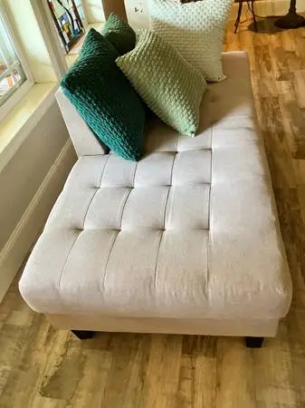Chaise lounge