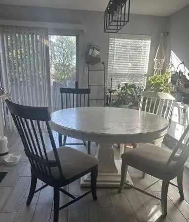 Farm House 6-piece Dining Set