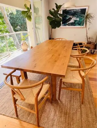 Solid Oak Natural Dining Table    + matching bench seat.  + 6x Wishbon