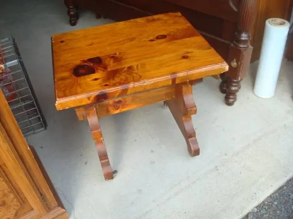 pine sm table