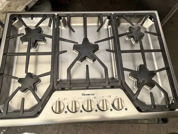30 Thermador  Stainless Cooktop, SGX305
