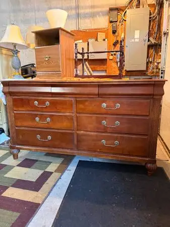 Ethan Allen Dresser