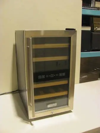 Koldfront 18 Bottle Thermoelectric Dual Zone Wine Cooler TWR187ESS