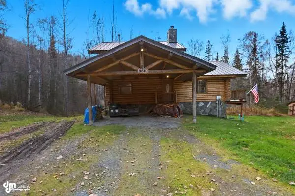 Authentic Alaskan Log Home! 4Br 3Ba - 18610 Sue Tawn Drive, Chugiak