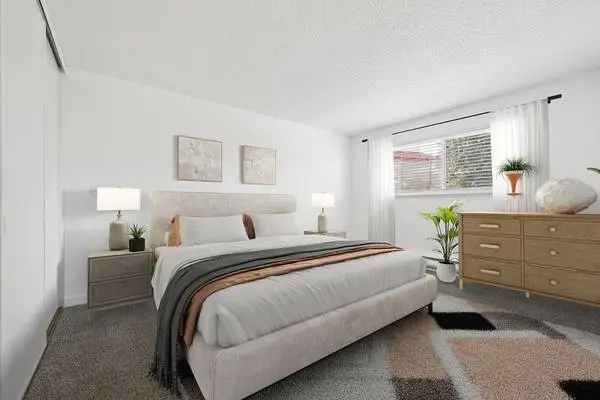 Edmonds WA, Laundry Facility, 2B/1B
