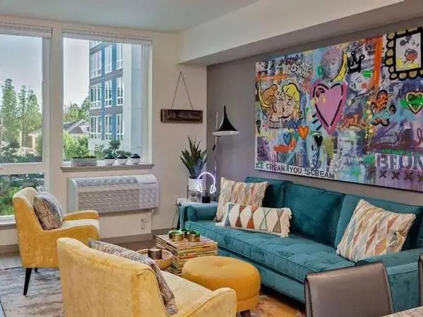 Spacious Floorplan Layouts, Large Kitchen Islands, Marble Backsplash