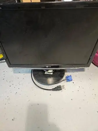 LG VGA MONITOR 20