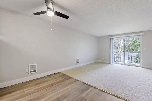 Central Kent beckons! Secure this 3 bed, 1 bath now!