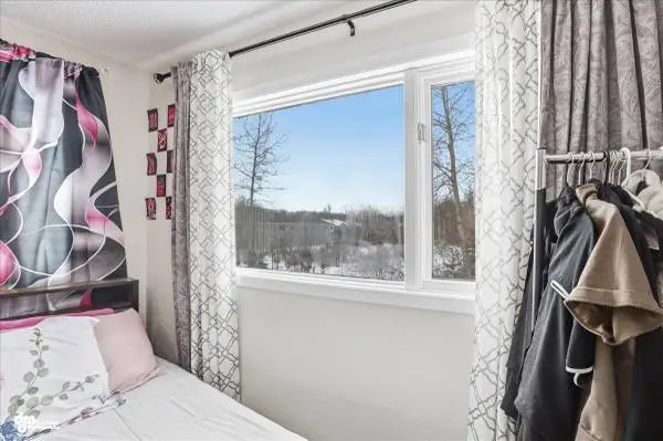 Duplex in South Anchorage! 4Br 3Ba - $575,000 (1930 E 72nd Ave)