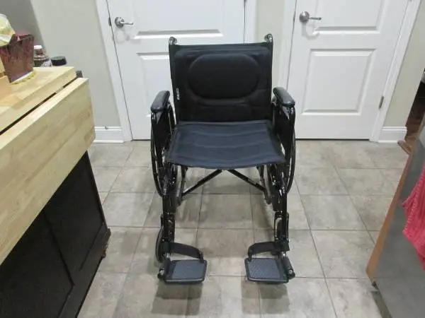 Wheelchair, 22 Rhythm,  Footrests
